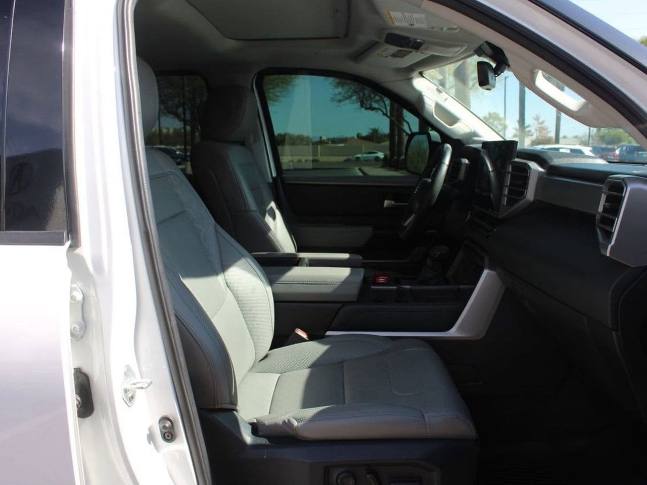 Used 2022 Toyota Tundra Limited w/ TRD Off-Road Package AWD/4WD image 13