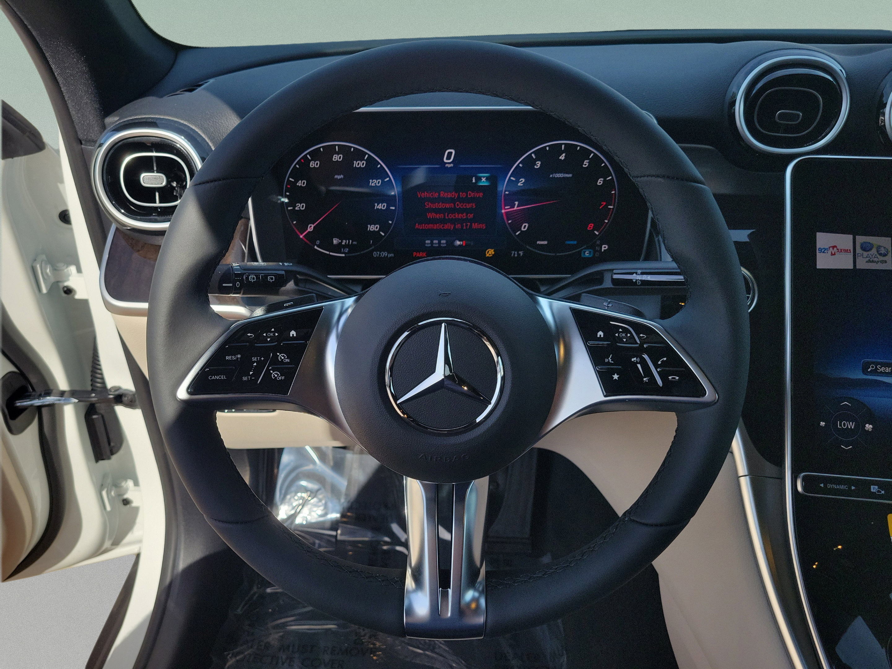 Used 2026 Mercedes-Benz GLC 300 image 12