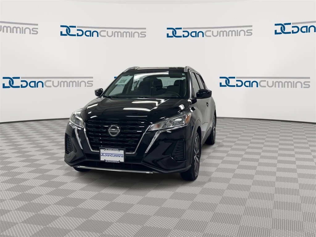 Used 2021 Nissan Kicks SV image 3