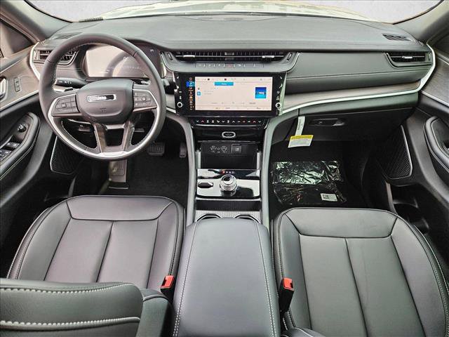 New 2026 Jeep Grand Cherokee Limited w/ Limited Altitude Package AWD/4WD image 15
