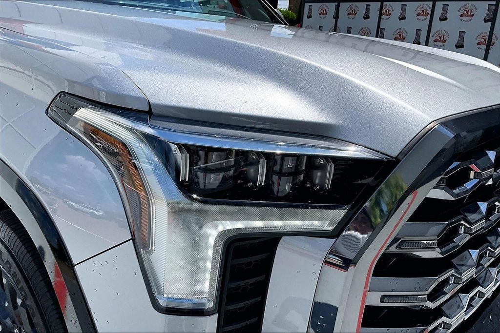 Used 2022 Toyota Tundra Platinum w/ Advanced Package AWD/4WD image 31