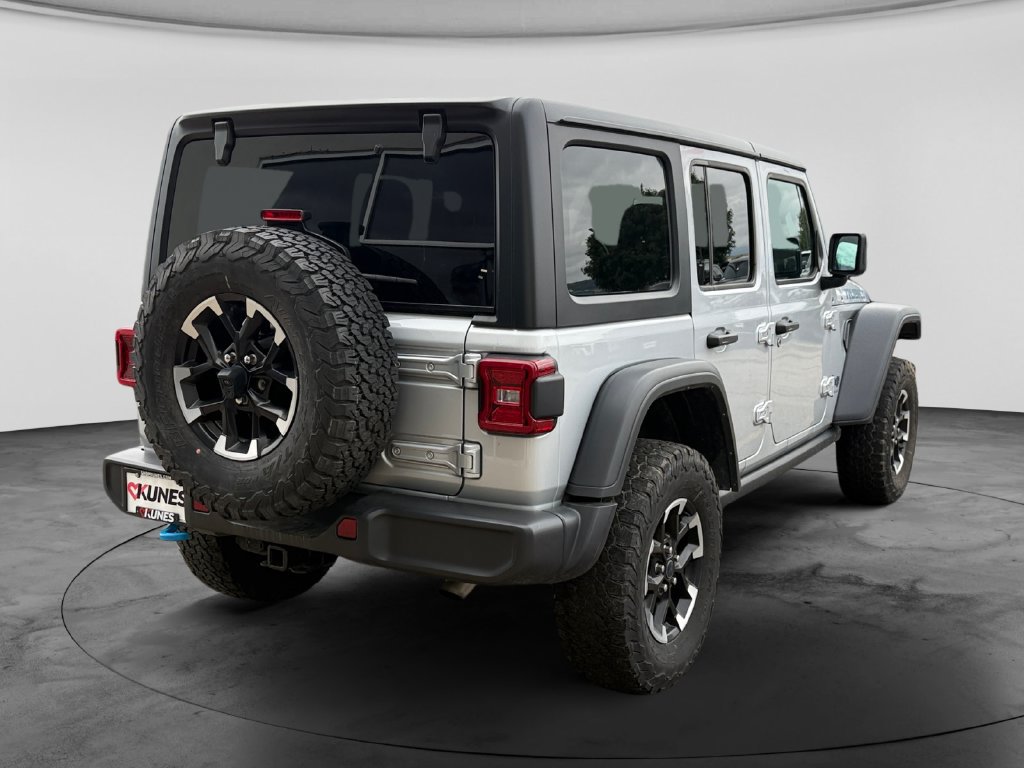 Used 2024 Jeep Wrangler Unlimited Rubicon 4xe AWD/4WD image 9
