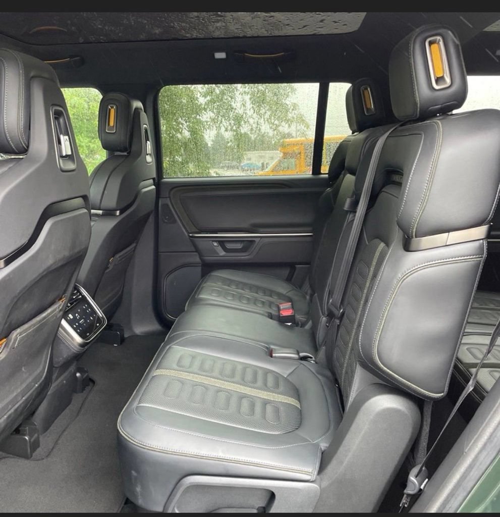 Used 2025 Rivian R1S Adventure Dual AWD/4WD image 15