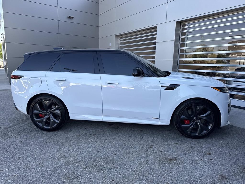 Used 2025 Land Rover Range Rover Sport Autobiography AWD/4WD image 9