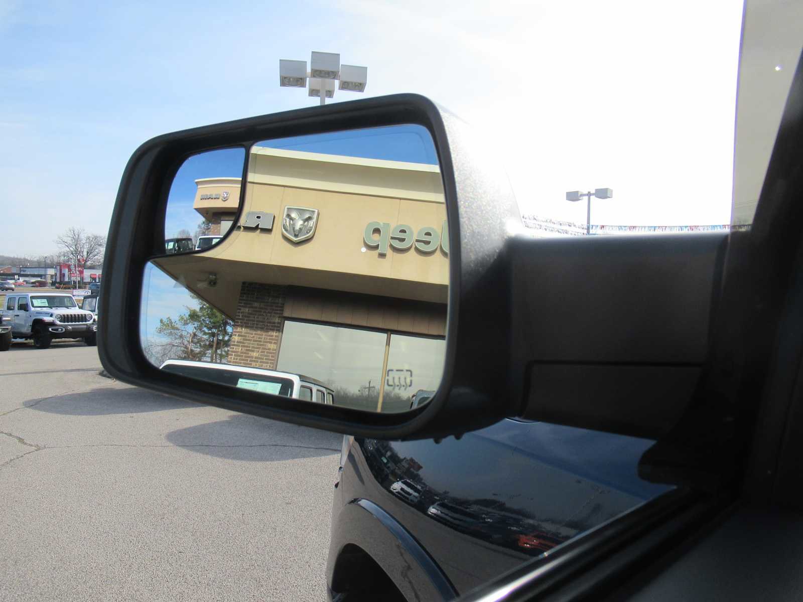 Used 2024 RAM 1500 Limited w/ Body Color Bumper Group image 16