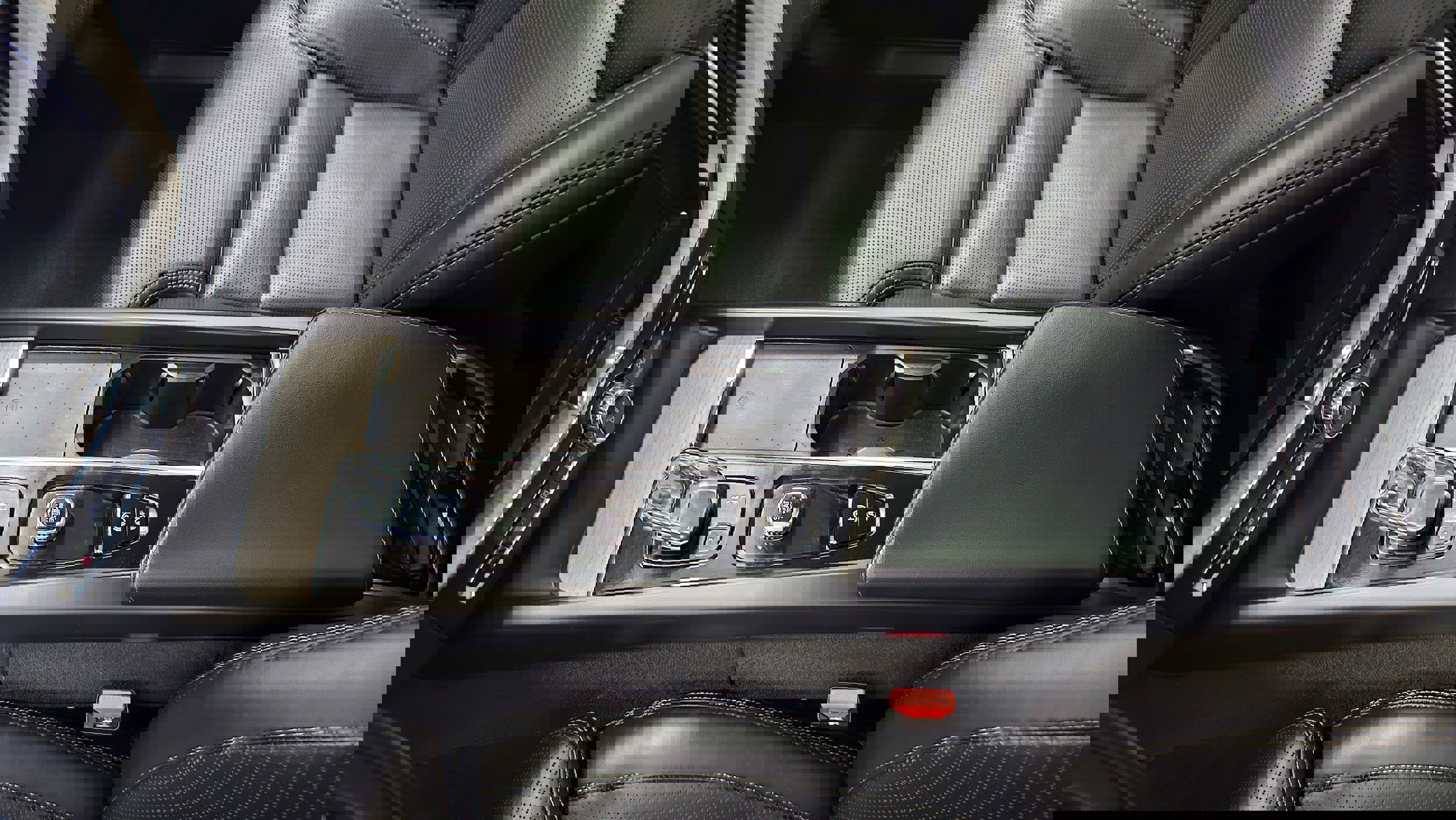 Certified 2022 Volvo XC60 B6 Inscription w/ Climate Package image 24