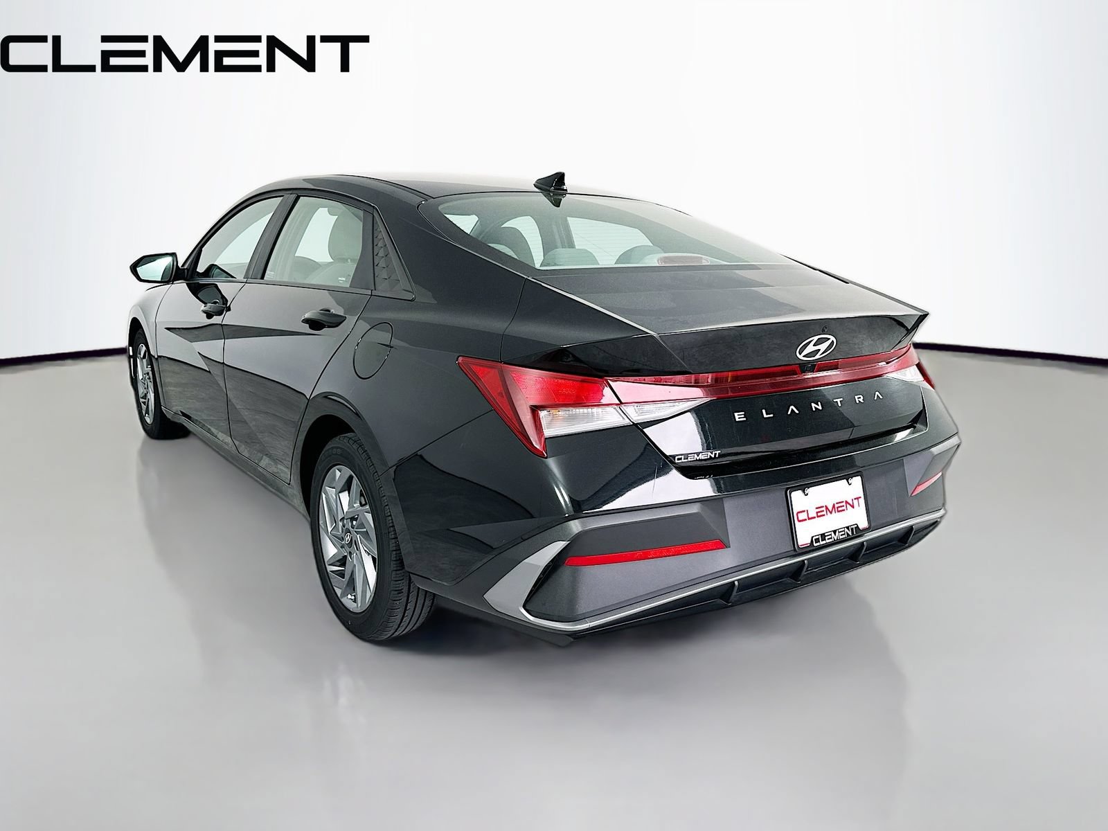 Certified 2024 Hyundai Elantra SEL FWD image 10