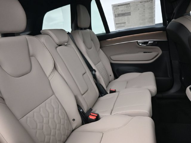 New 2026 Volvo XC90 B6 Plus w/ Protection Package Premier AWD/4WD image 34