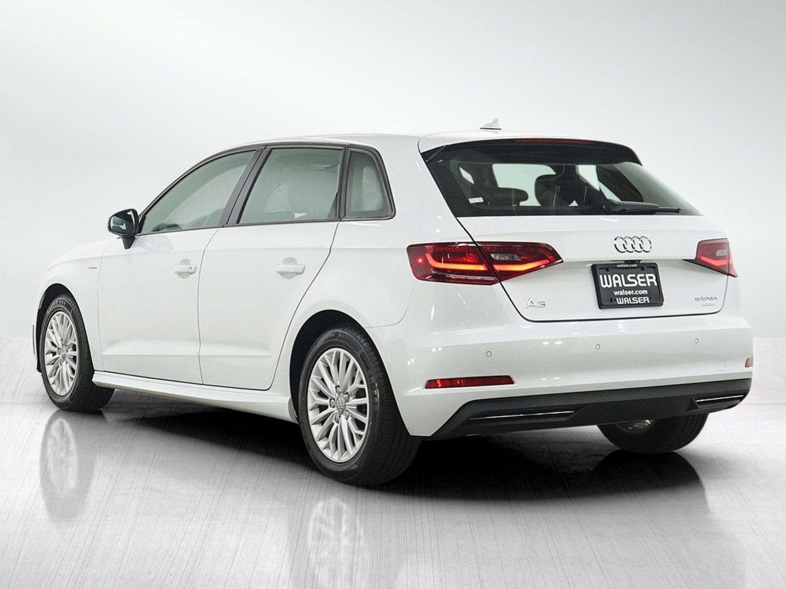 Used 2016 Audi A3 e-tron Premium w/ Audi MMI Navigation Plus FWD image 3