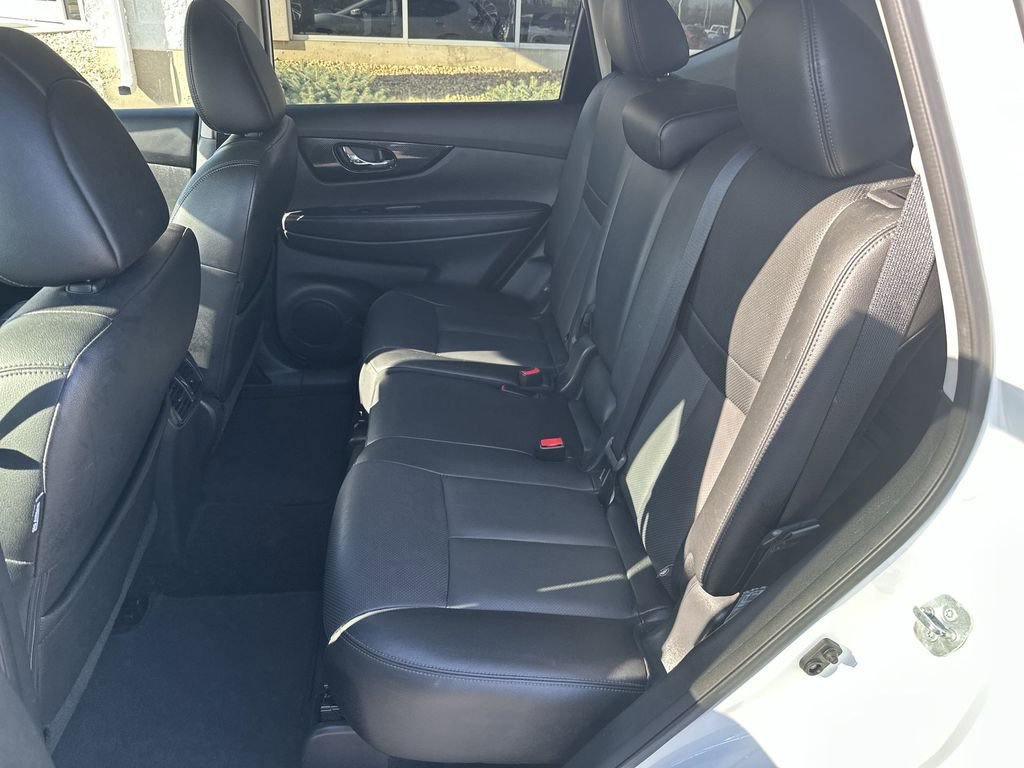 Used 2017 Nissan Rogue SL image 23