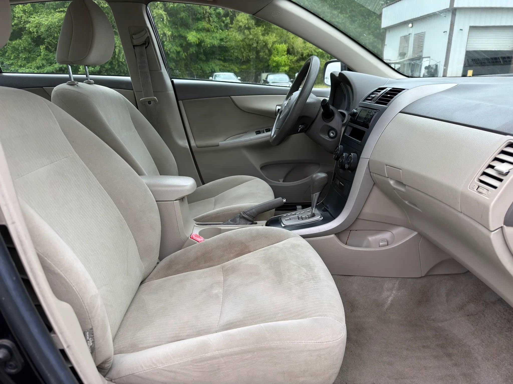 Used 2010 Toyota Corolla LE FWD image 18