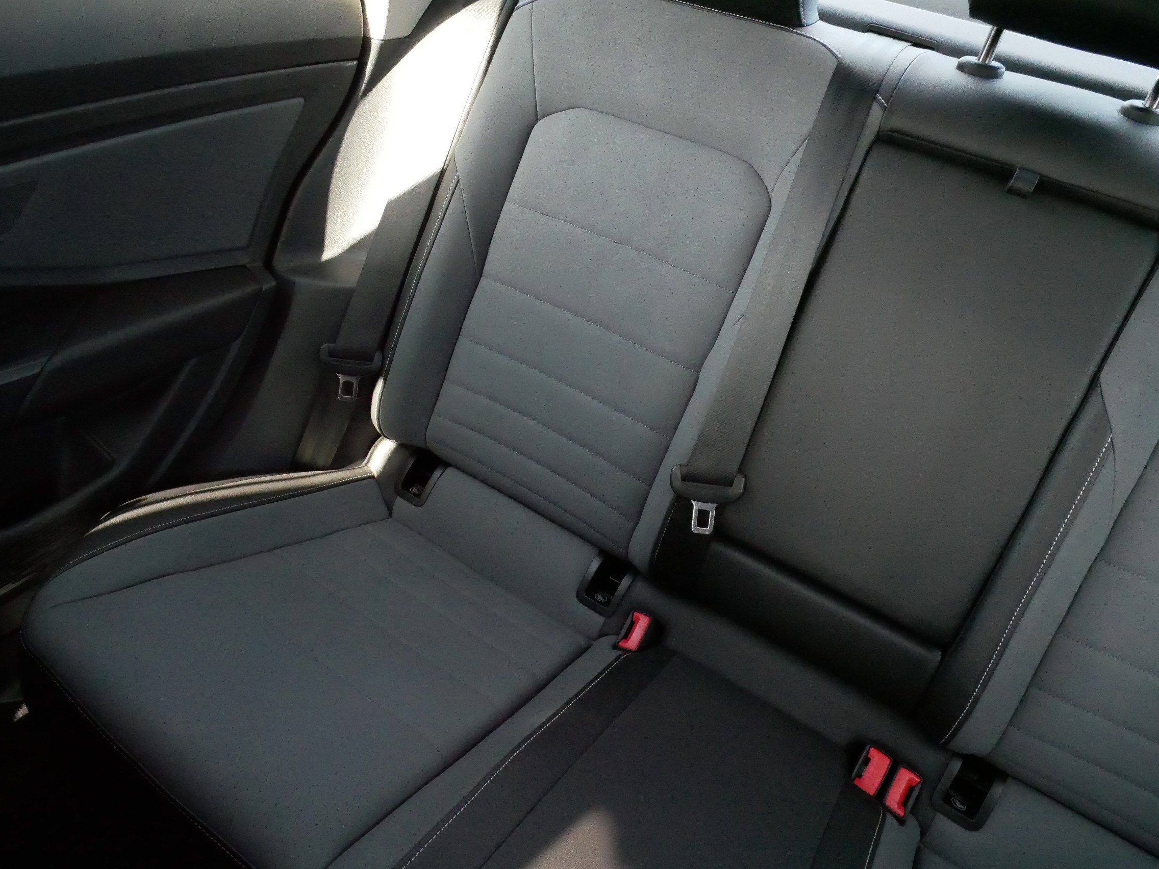 Certified 2025 Volkswagen Jetta SE w/ Sunroof Package image 12