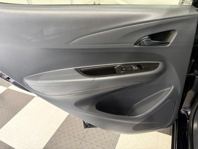 Used 2020 Chevrolet Bolt Premier w/ Infotainment Package FWD image 16