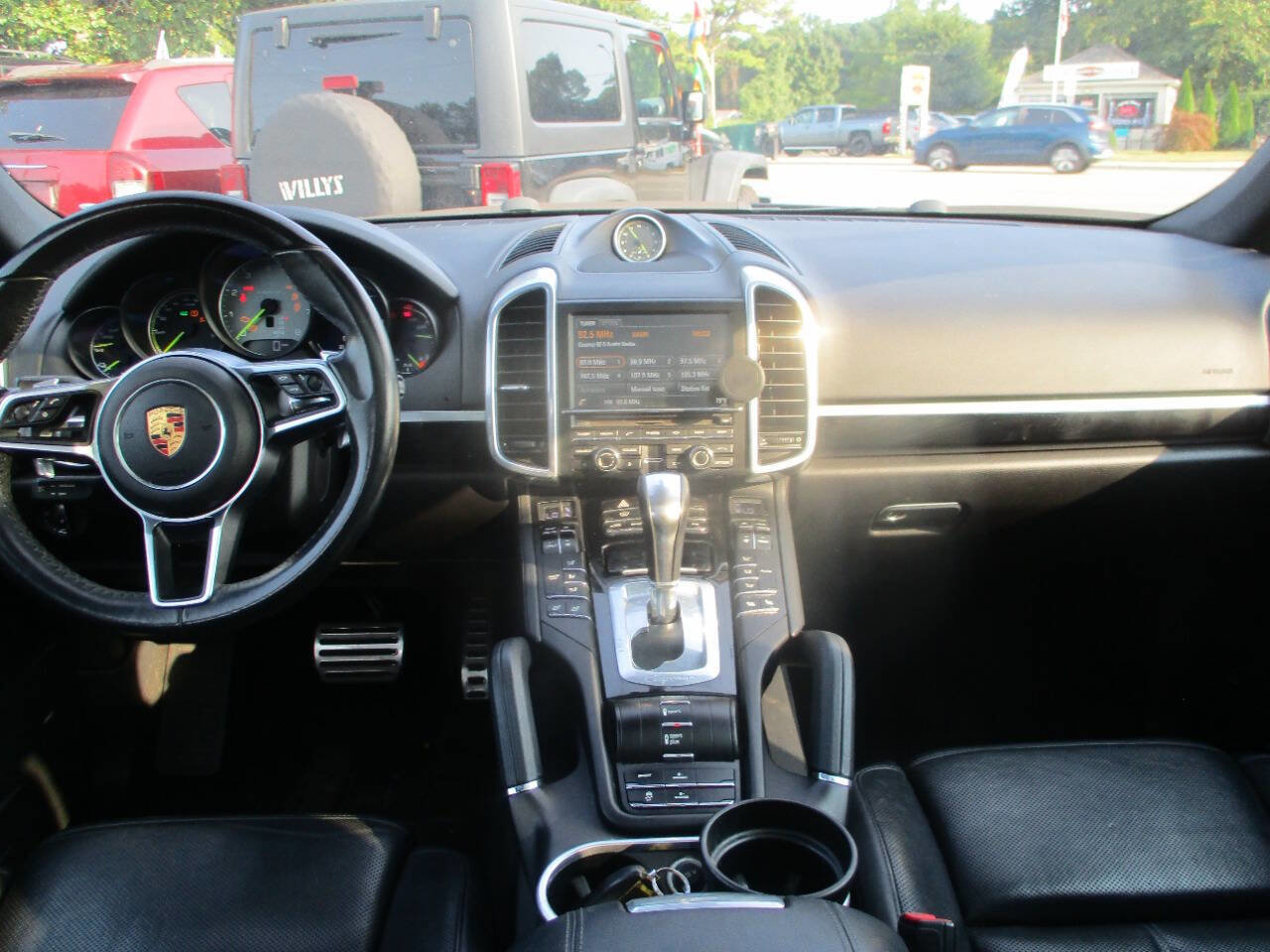 Used 2016 Porsche Cayenne S image 8