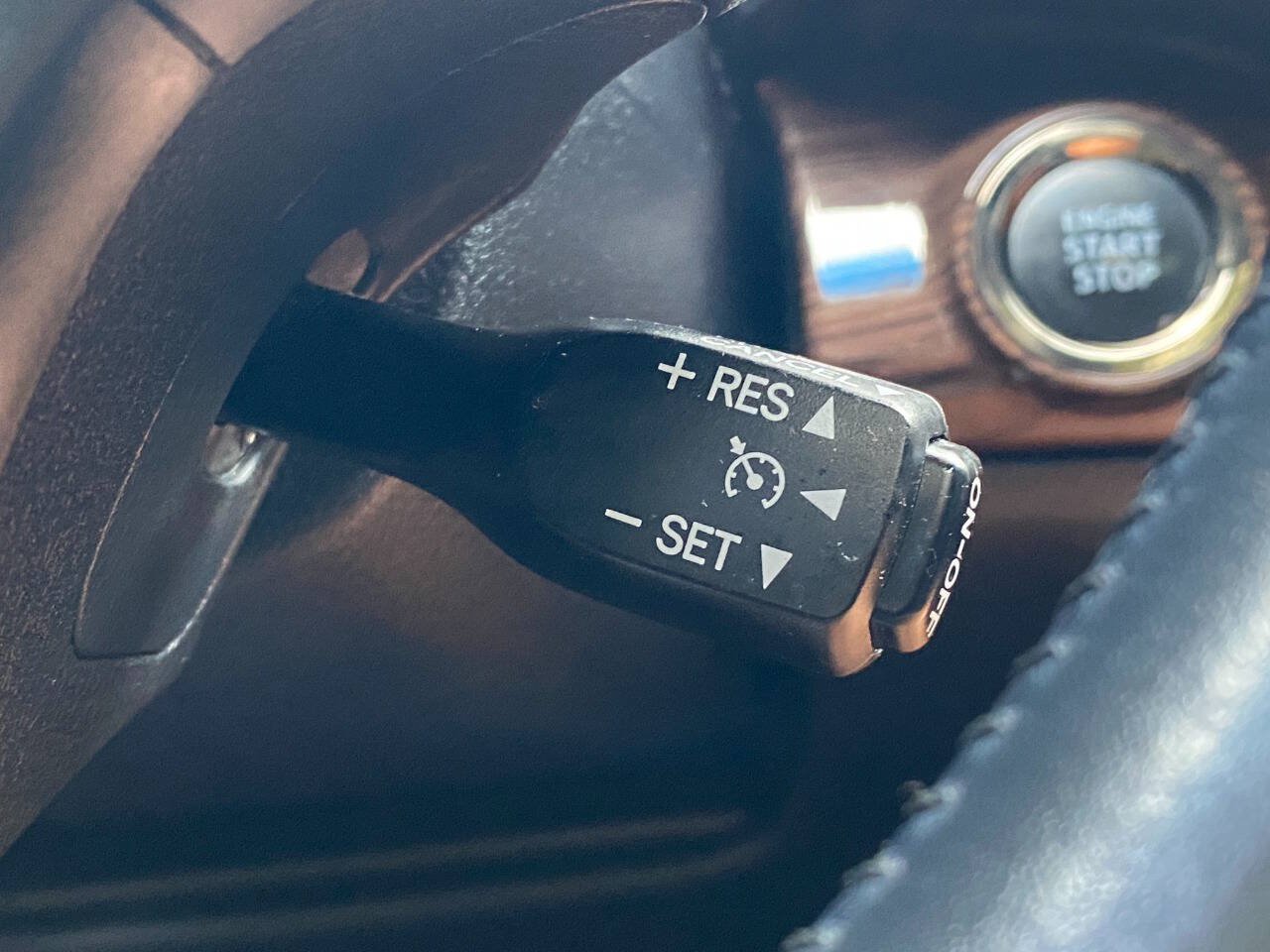 Used 2013 Toyota Avalon Limited FWD image 27
