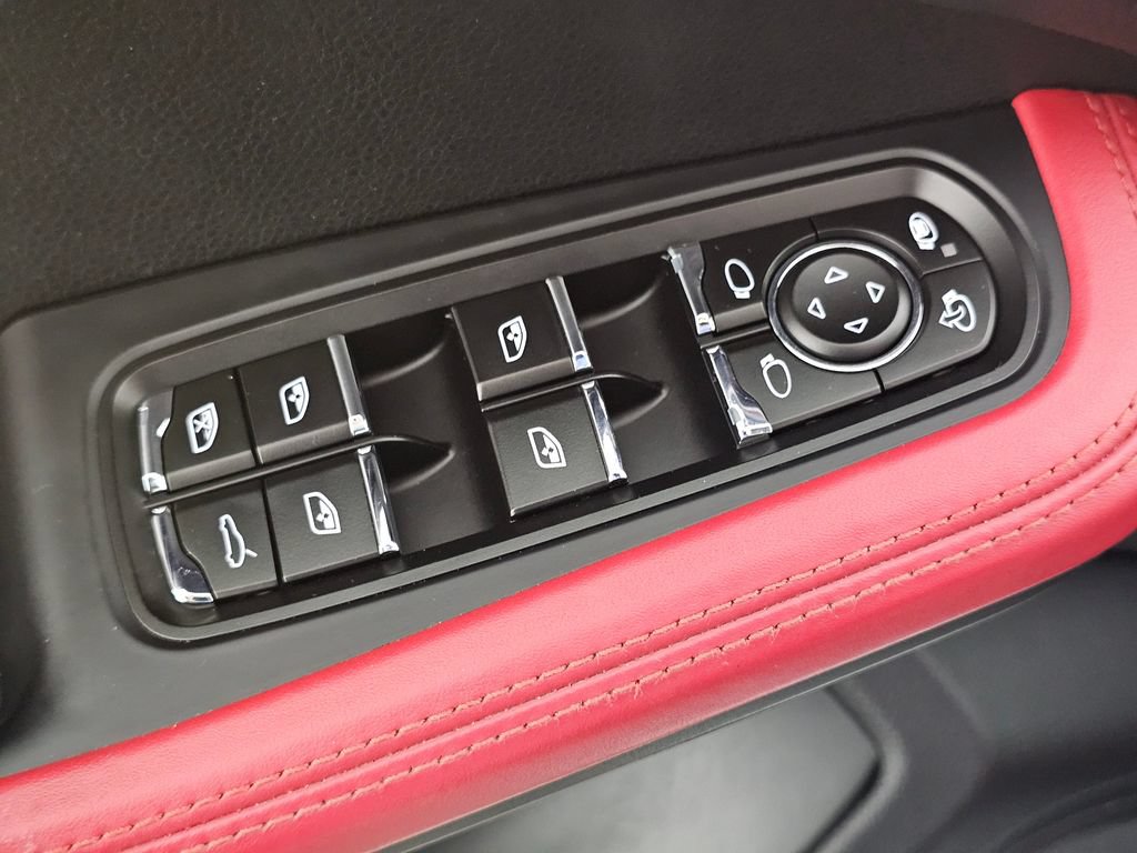 Used 2018 Porsche Macan S AWD/4WD image 24