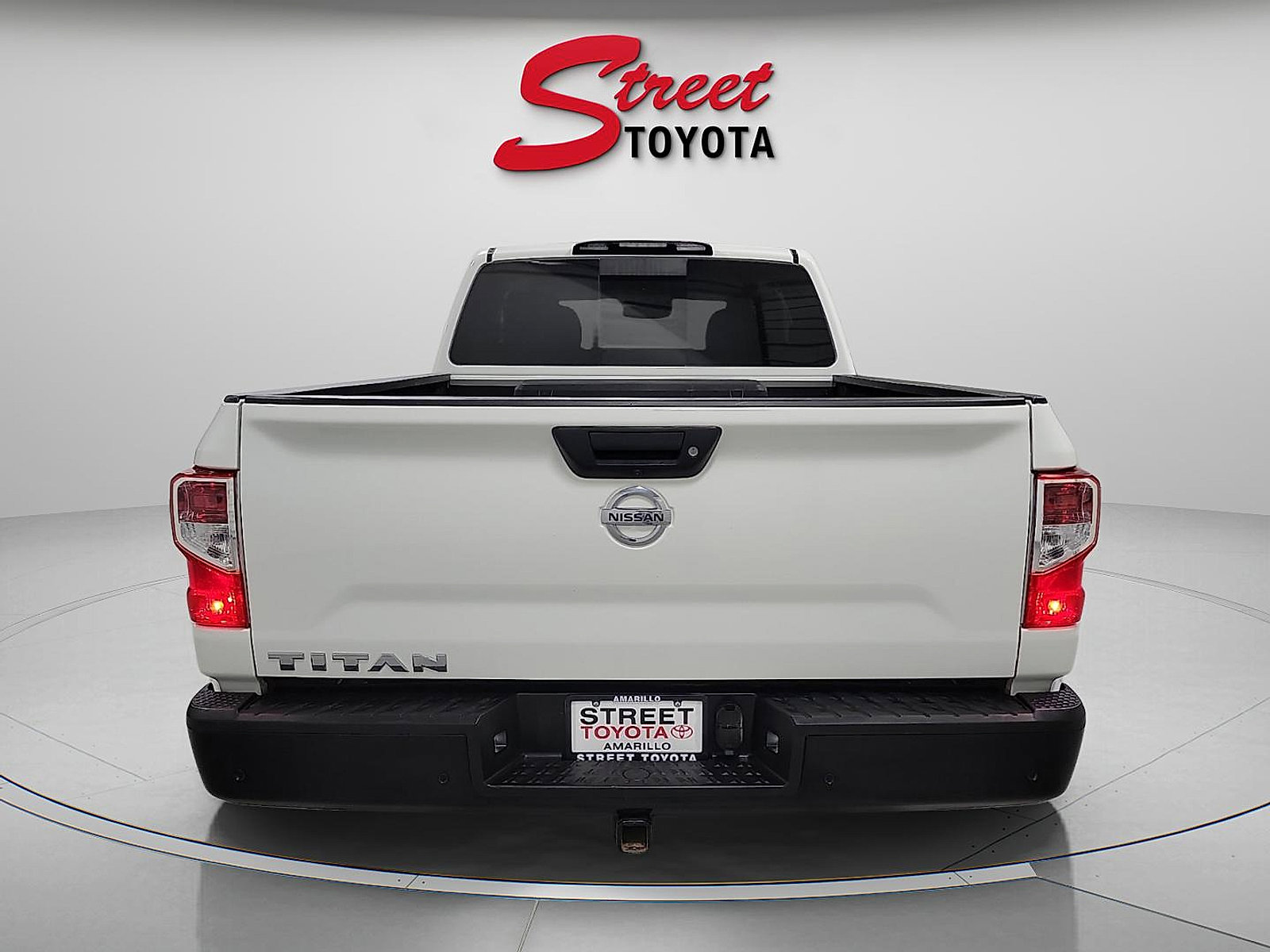 Used 2020 Nissan Titan S w/ S Utility Package image 3
