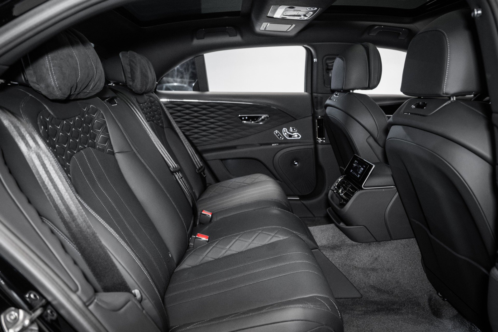 Used 2024 Bentley Flying Spur W12 image 25