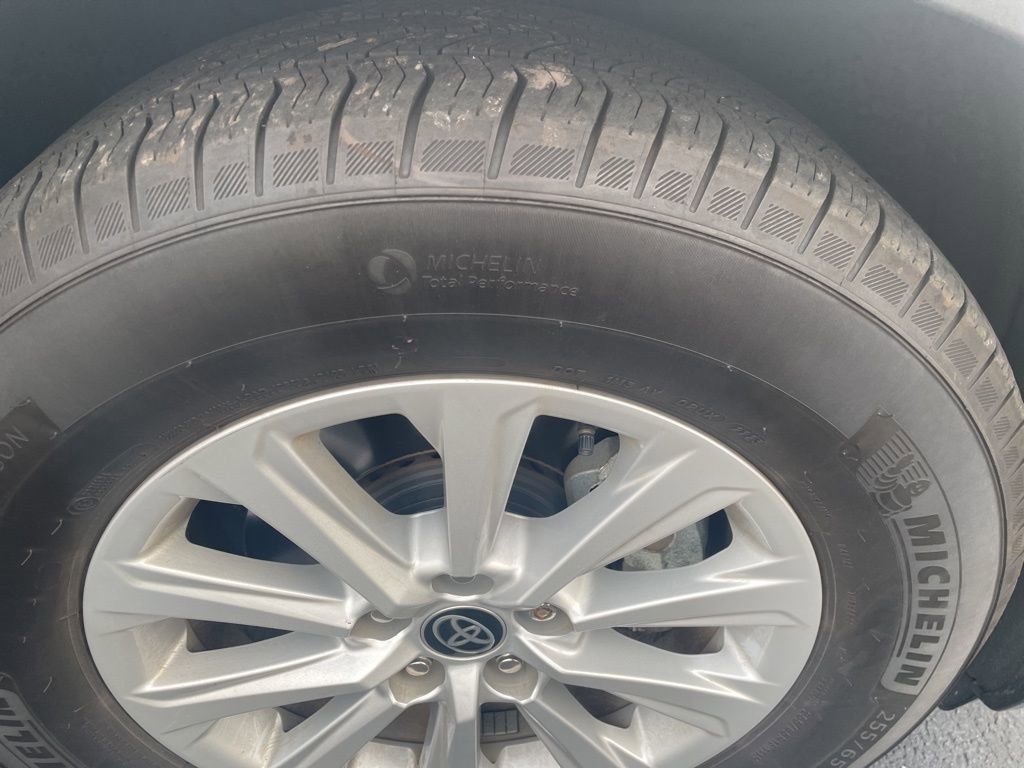 Used 2024 Toyota Grand Highlander XLE image 11