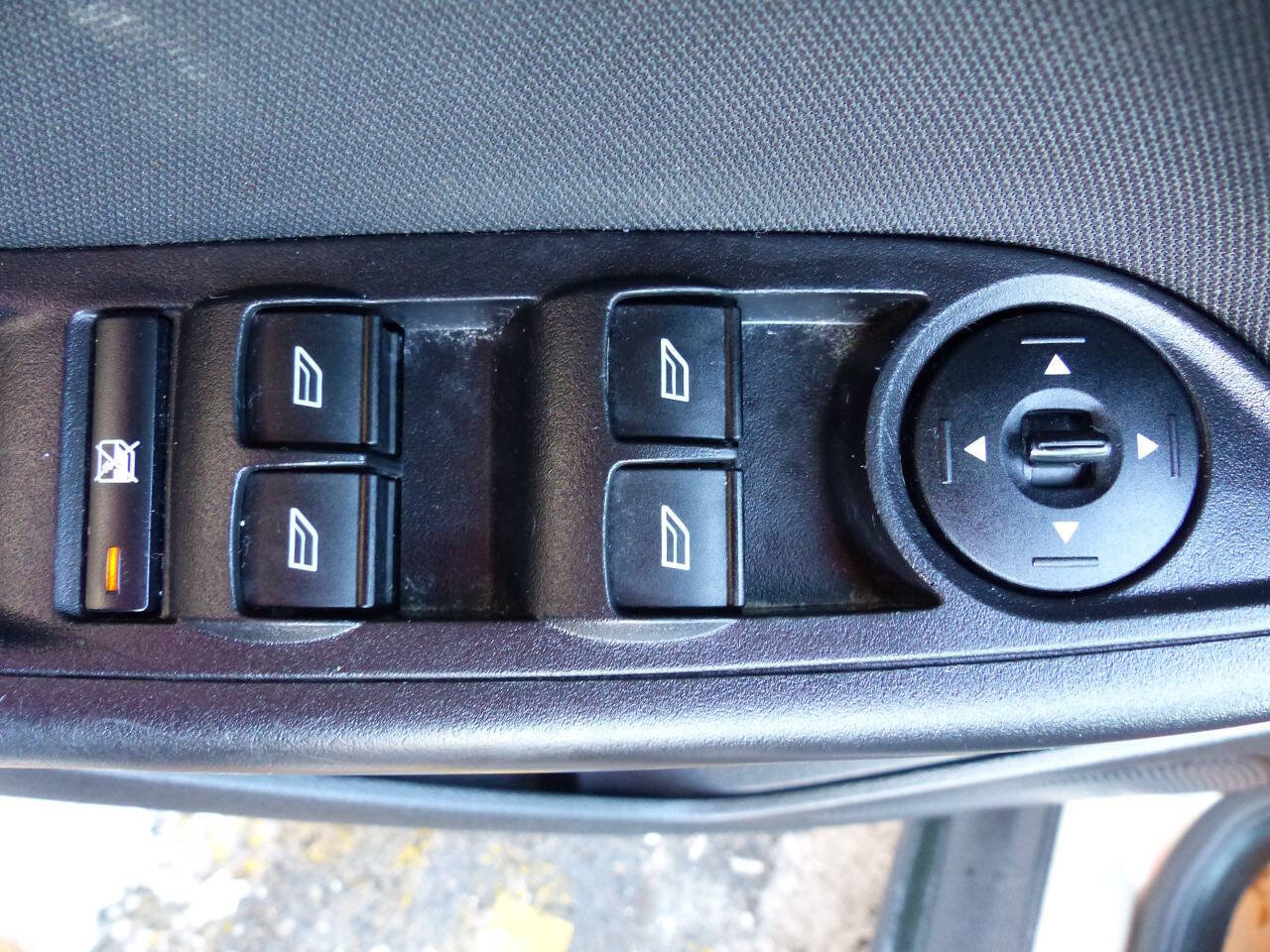 Used 2017 Ford Focus SE FWD image 20