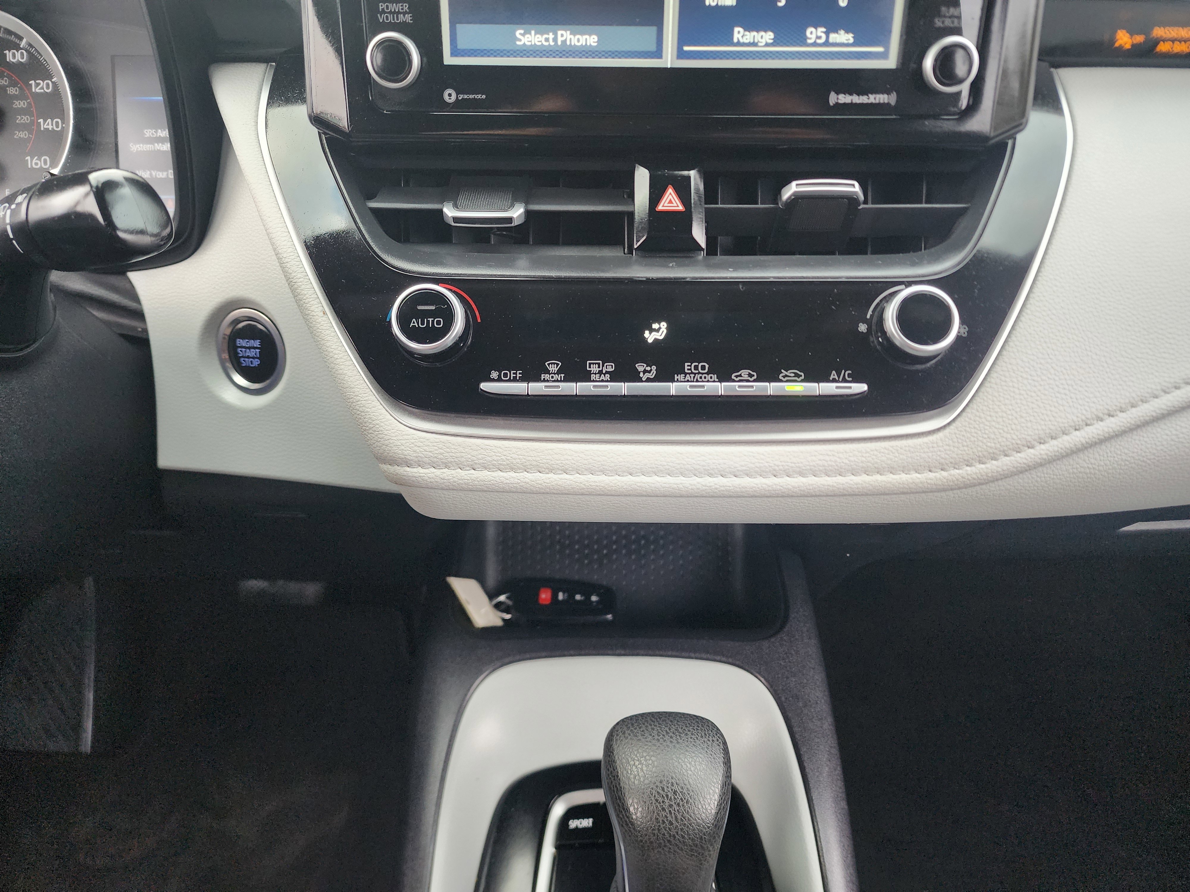 Used 2022 Toyota Corolla SE FWD image 32