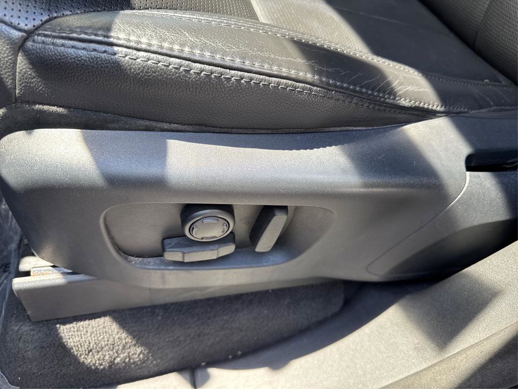 Used 2017 Land Rover Discovery SE image 40