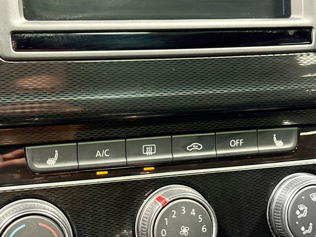 Used 2017 Volkswagen GTI SE image 21