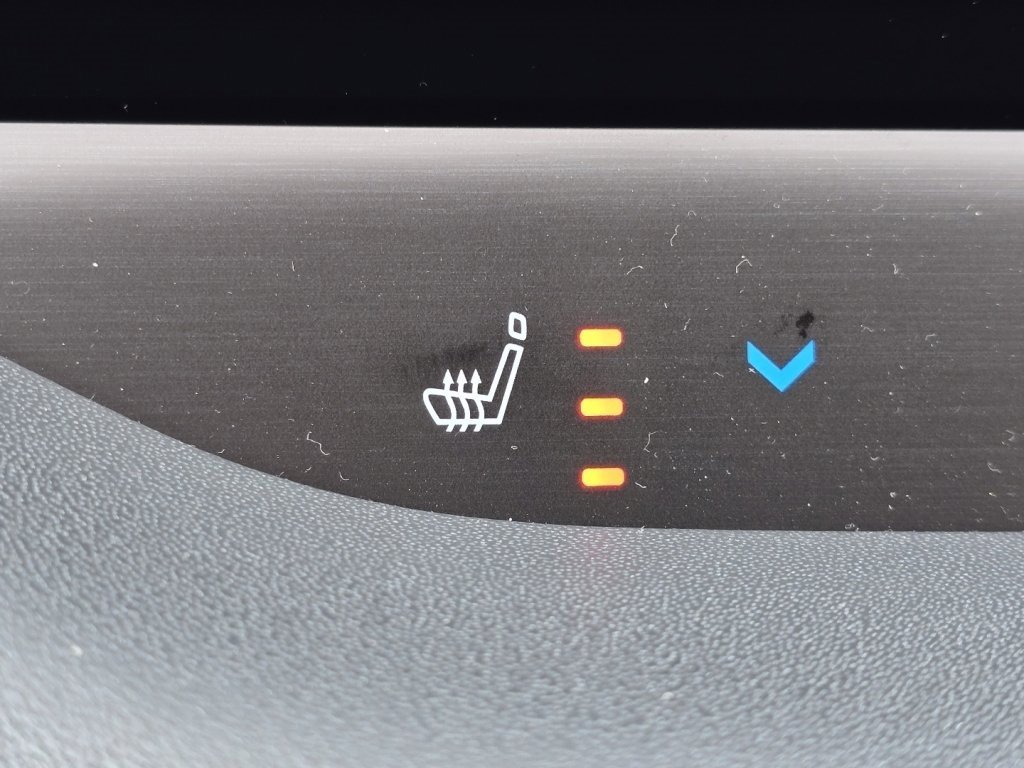 New 2026 Nissan Leaf Platinum+ w/ Cargo Package (Platinum+) image 6