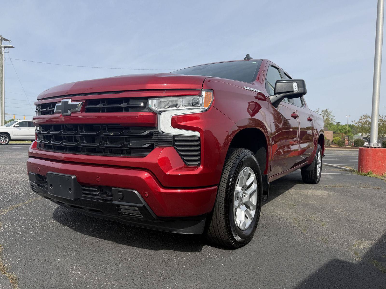 Used 2024 Chevrolet Silverado 1500 RST w/ Convenience Package II AWD/4WD image 3