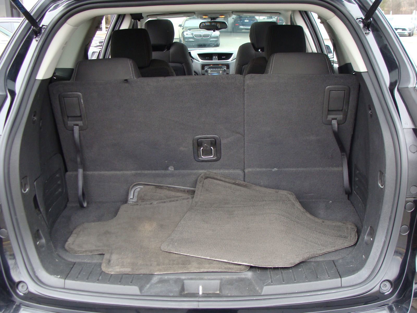 Used 2017 Chevrolet Traverse LT w/ Style and Technology Package image 36