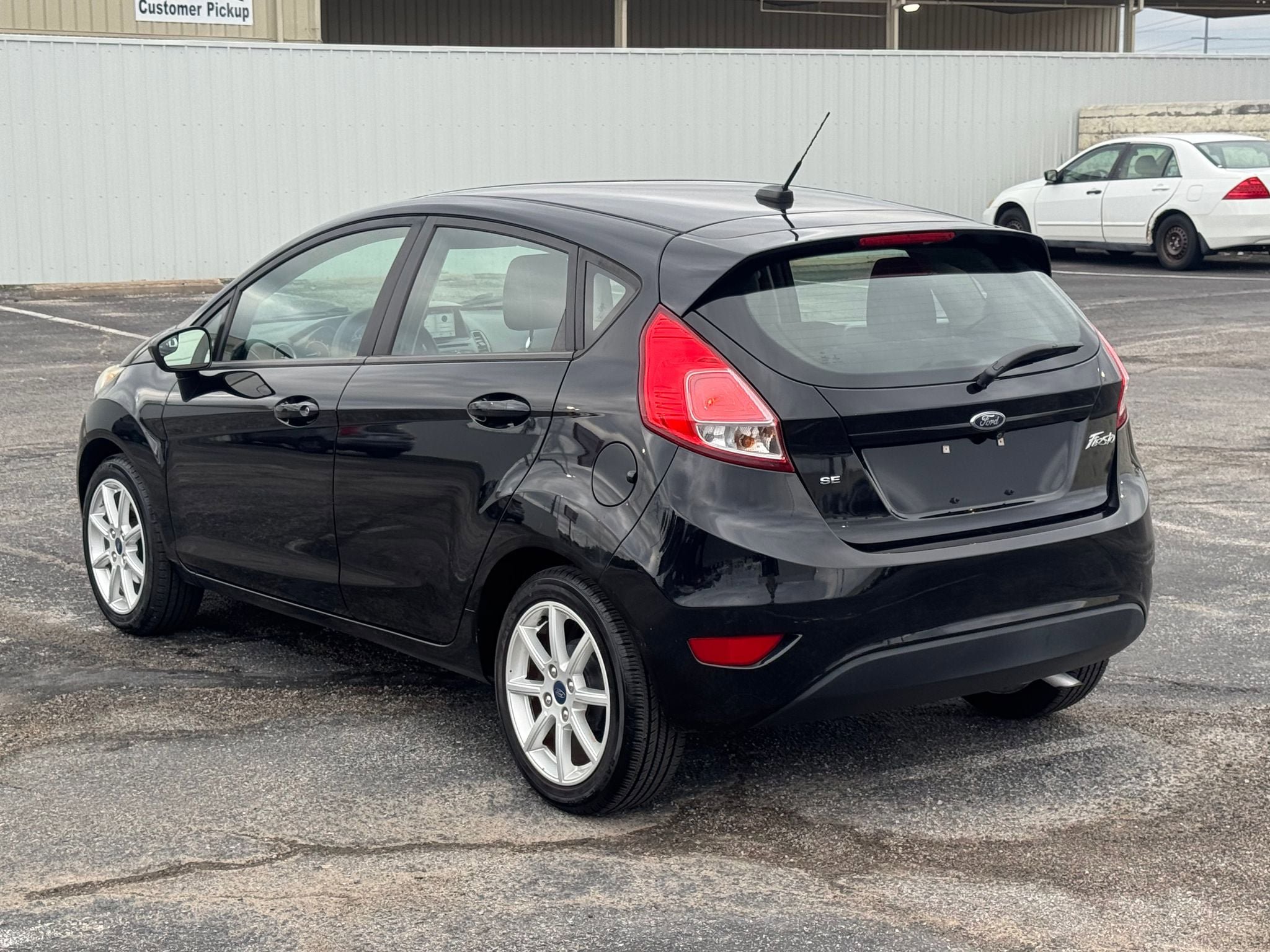 Used 2019 Ford Fiesta SE w/ Equipment Group 201A FWD image 4