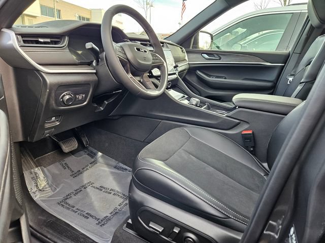 New 2026 Jeep Grand Cherokee Altitude RWD image 8