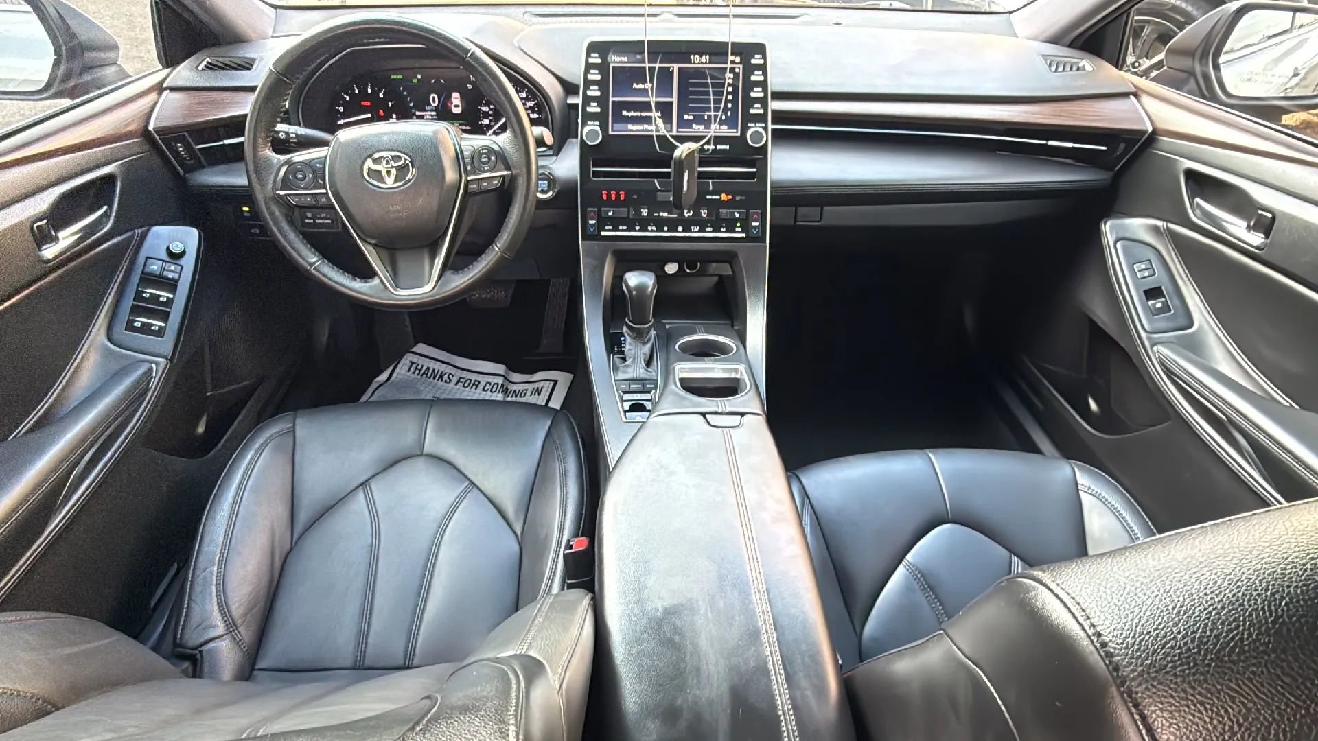 Used 2022 Toyota Avalon XLE FWD image 29