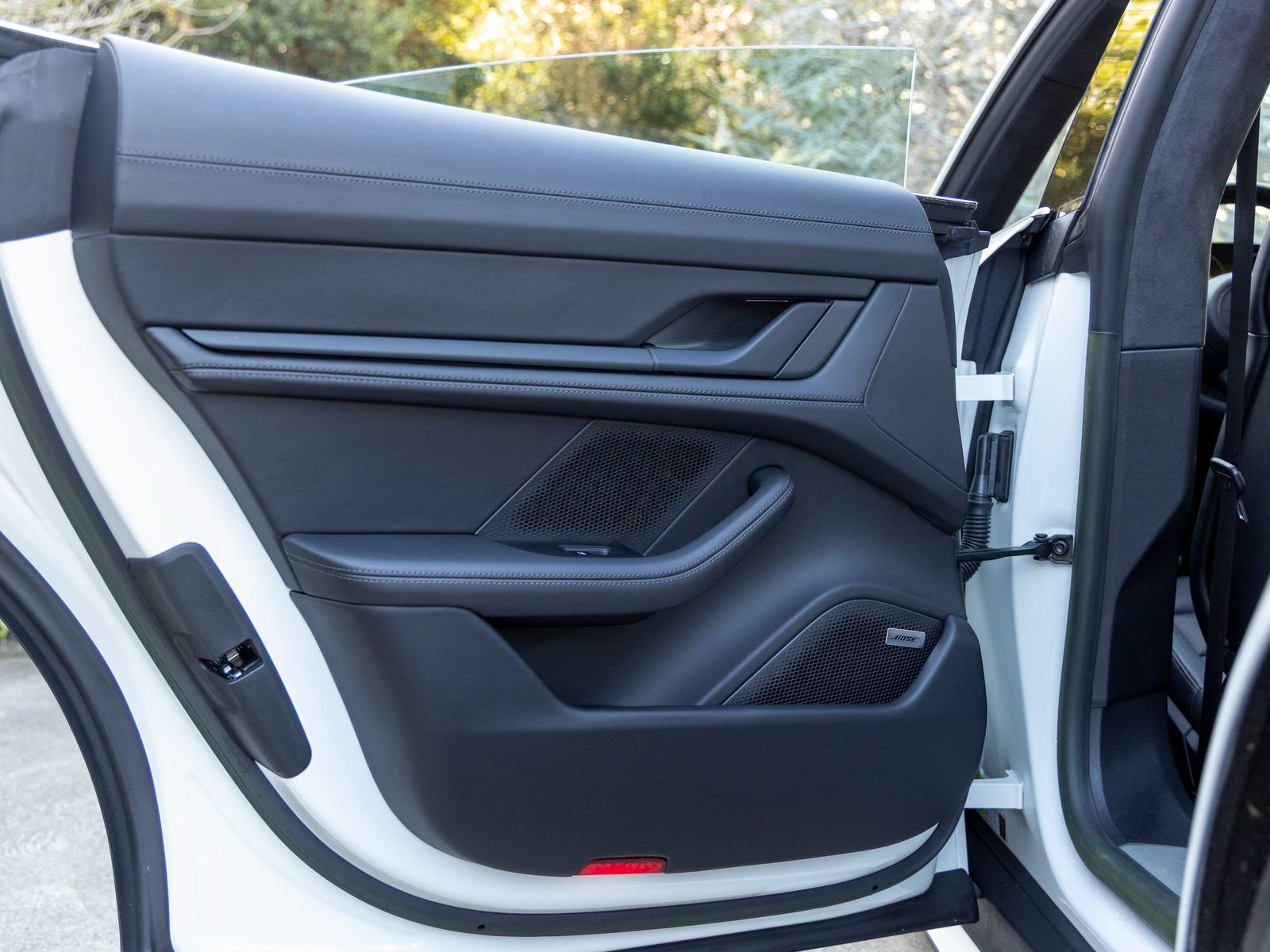 Used 2023 Porsche Taycan Turbo image 40