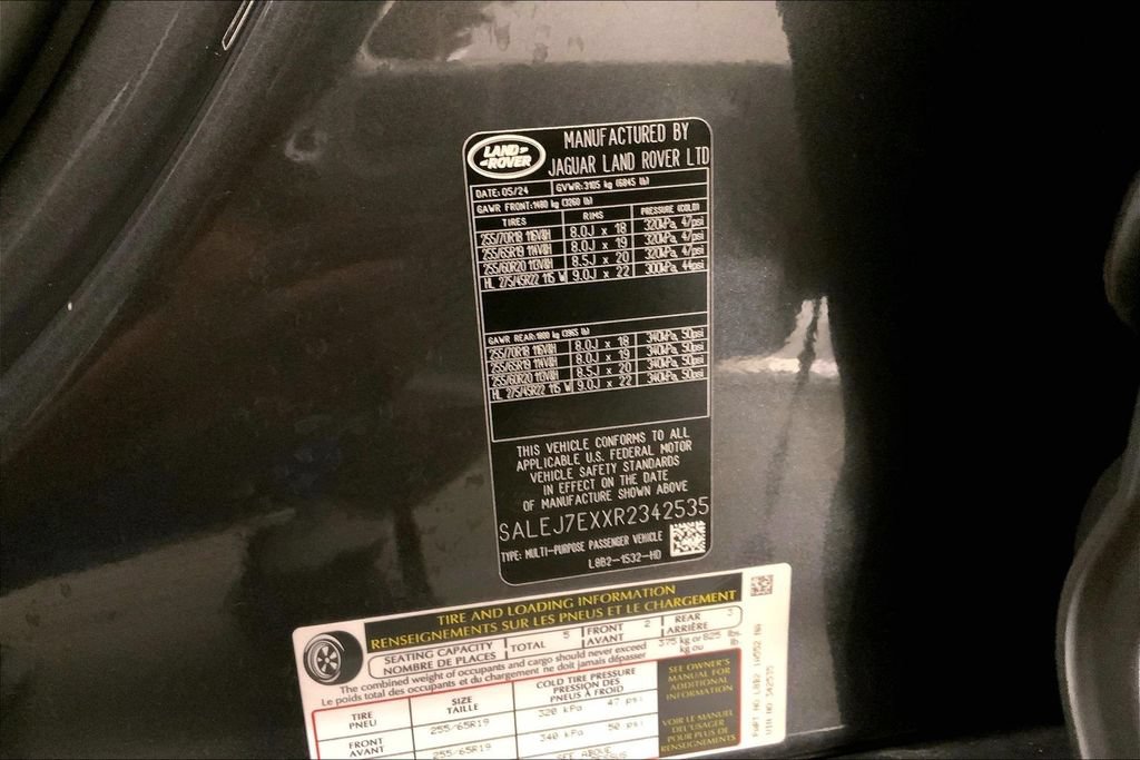 Used 2024 Land Rover Defender 110 S AWD/4WD image 31