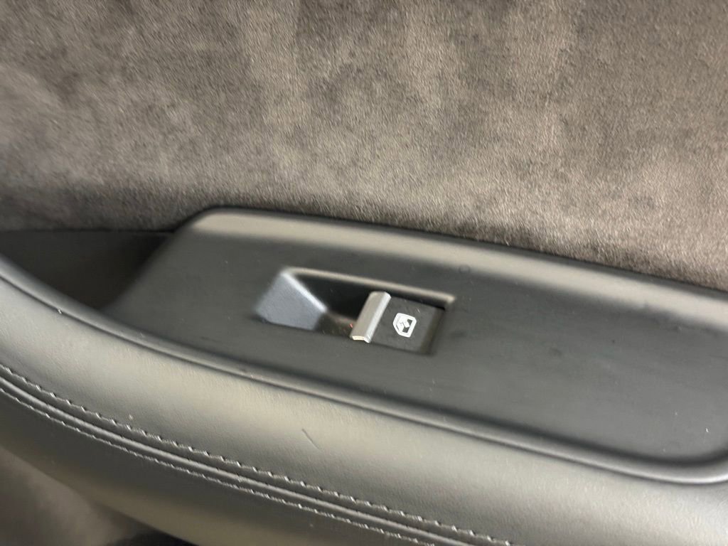 Used 2019 Audi Q8 Prestige w/ Luxury Package image 34