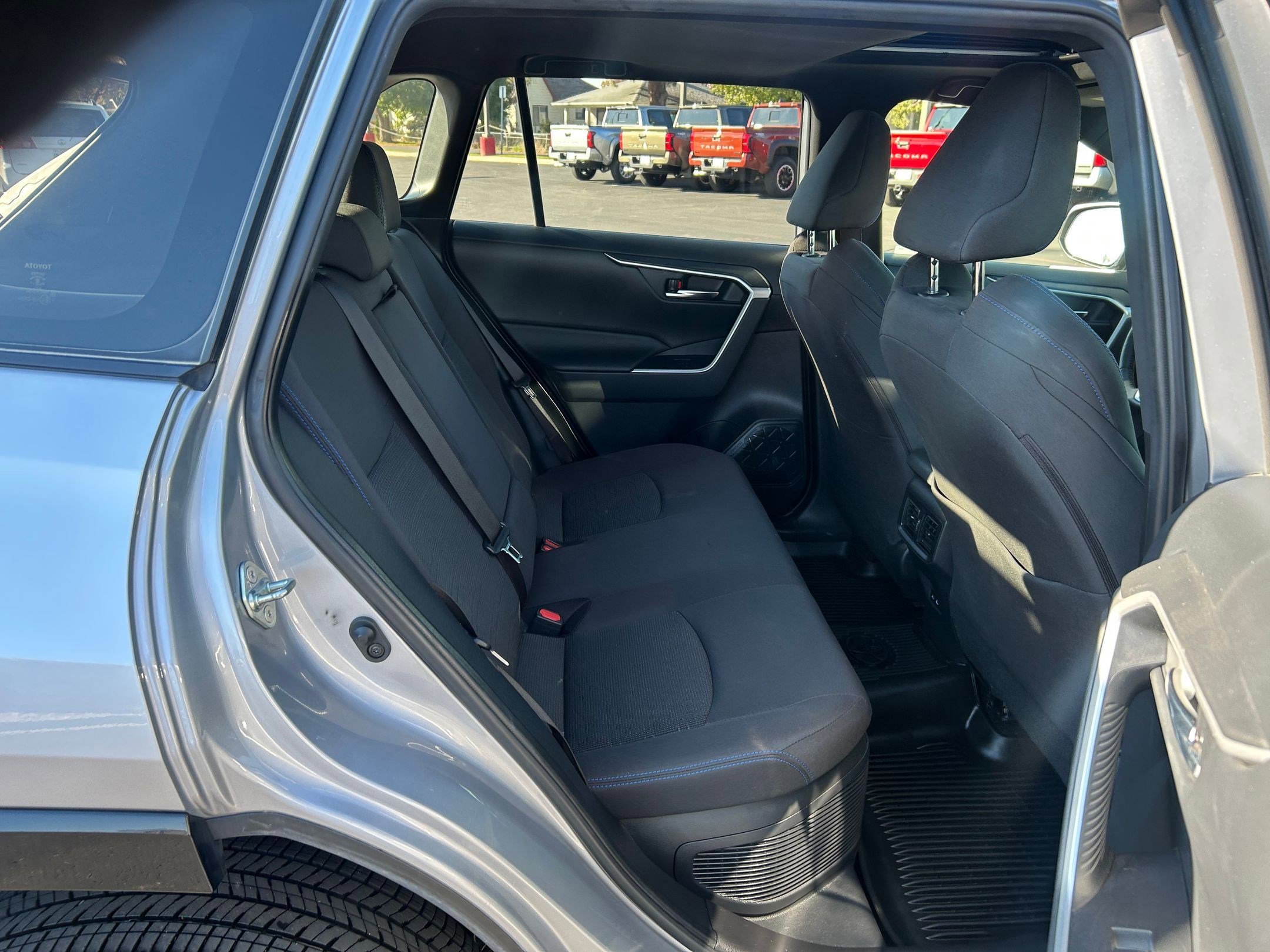 Certified 2022 Toyota RAV4 SE image 25