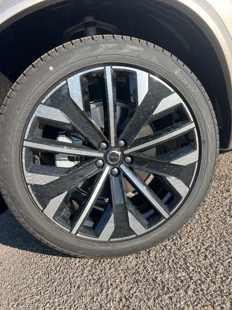 New 2026 Volvo XC90 B6 Plus image 33