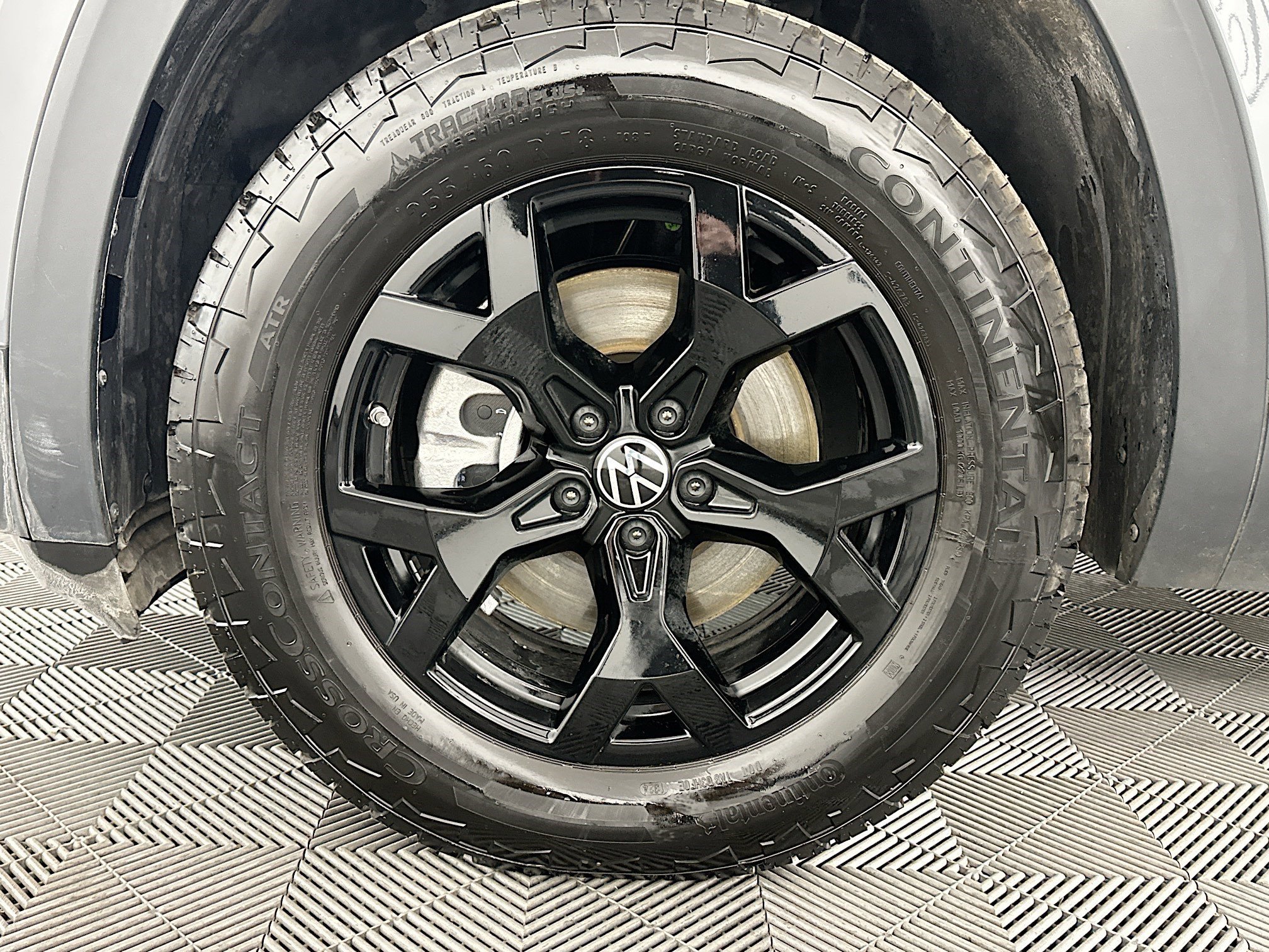 Used 2024 Volkswagen Atlas Peak Edition SEL image 38