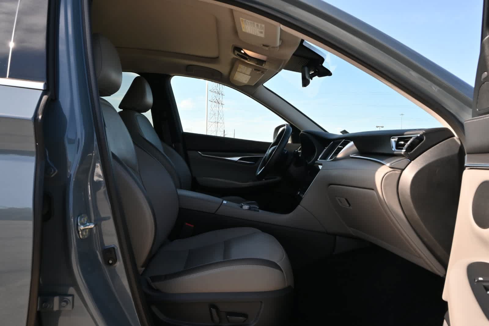 Certified 2023 INFINITI QX50 Luxe FWD image 23