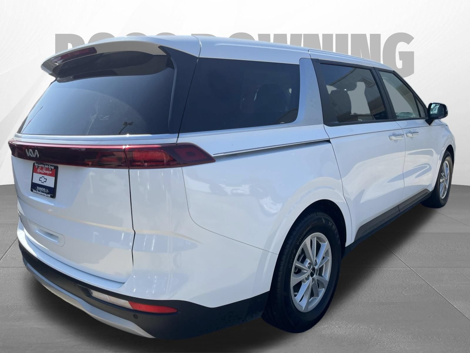 Used 2023 Kia Carnival LX FWD image 4