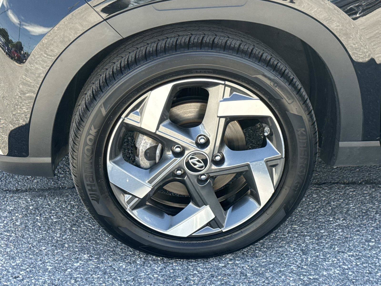 Certified 2022 Hyundai Venue SEL FWD image 30