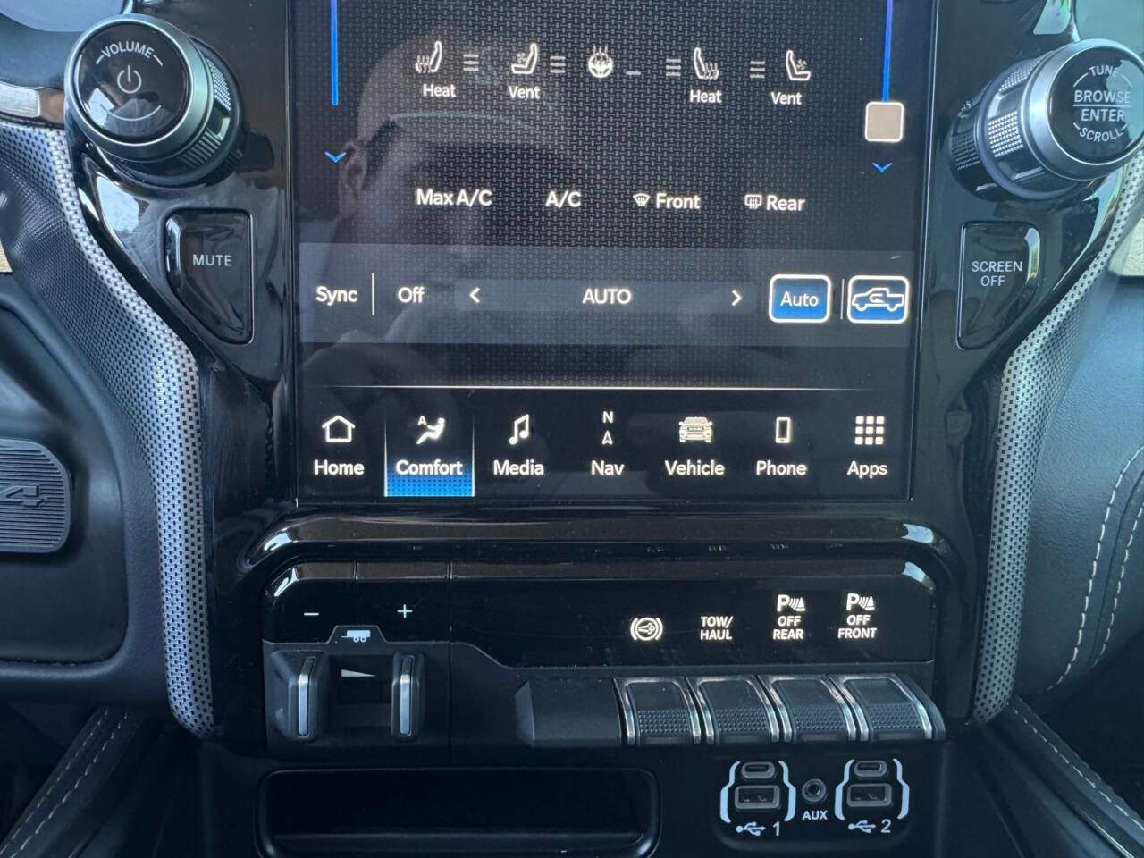 Used 2023 RAM 3500 Limited image 27