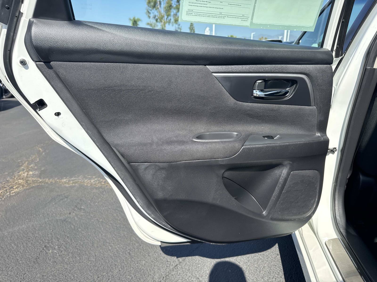 Used 2015 Nissan Altima 2.5 SV w/ Convenience Package FWD image 24
