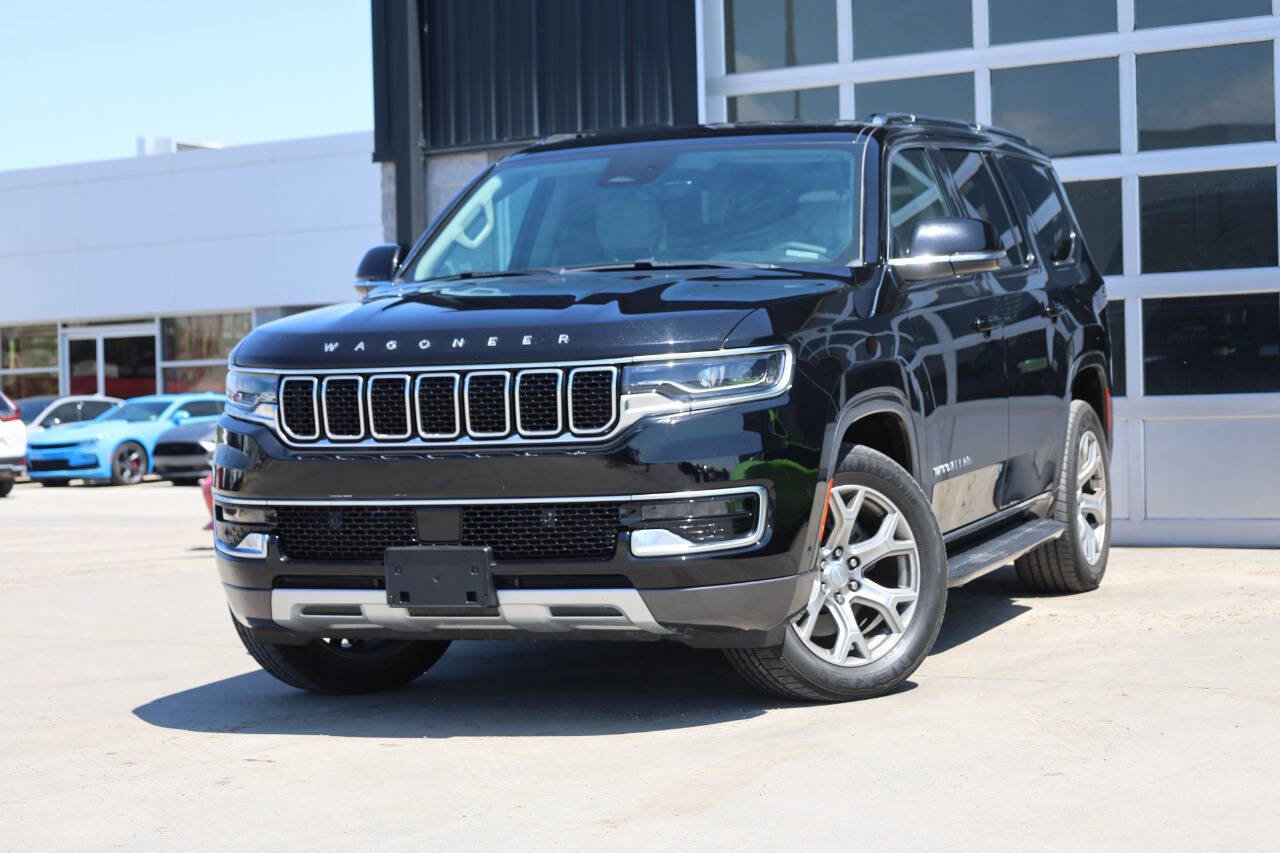 Used 2022 Jeep Wagoneer Series II AWD/4WD image 3
