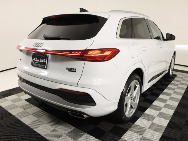 Certified 2025 Audi Q5 Prestige AWD/4WD image 5
