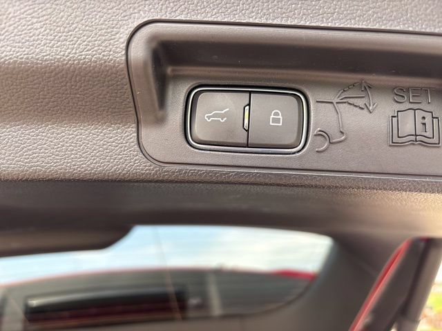 Used 2023 Ford Explorer XLT w/ Equipment Group 202A AWD/4WD image 11