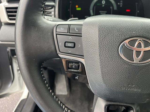 Used 2025 Toyota Camry SE w/ Convenience Package FWD image 19