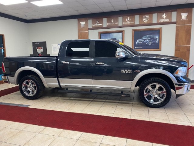 Used 2014 RAM 1500 Laramie w/ Convenience Group RWD image 3