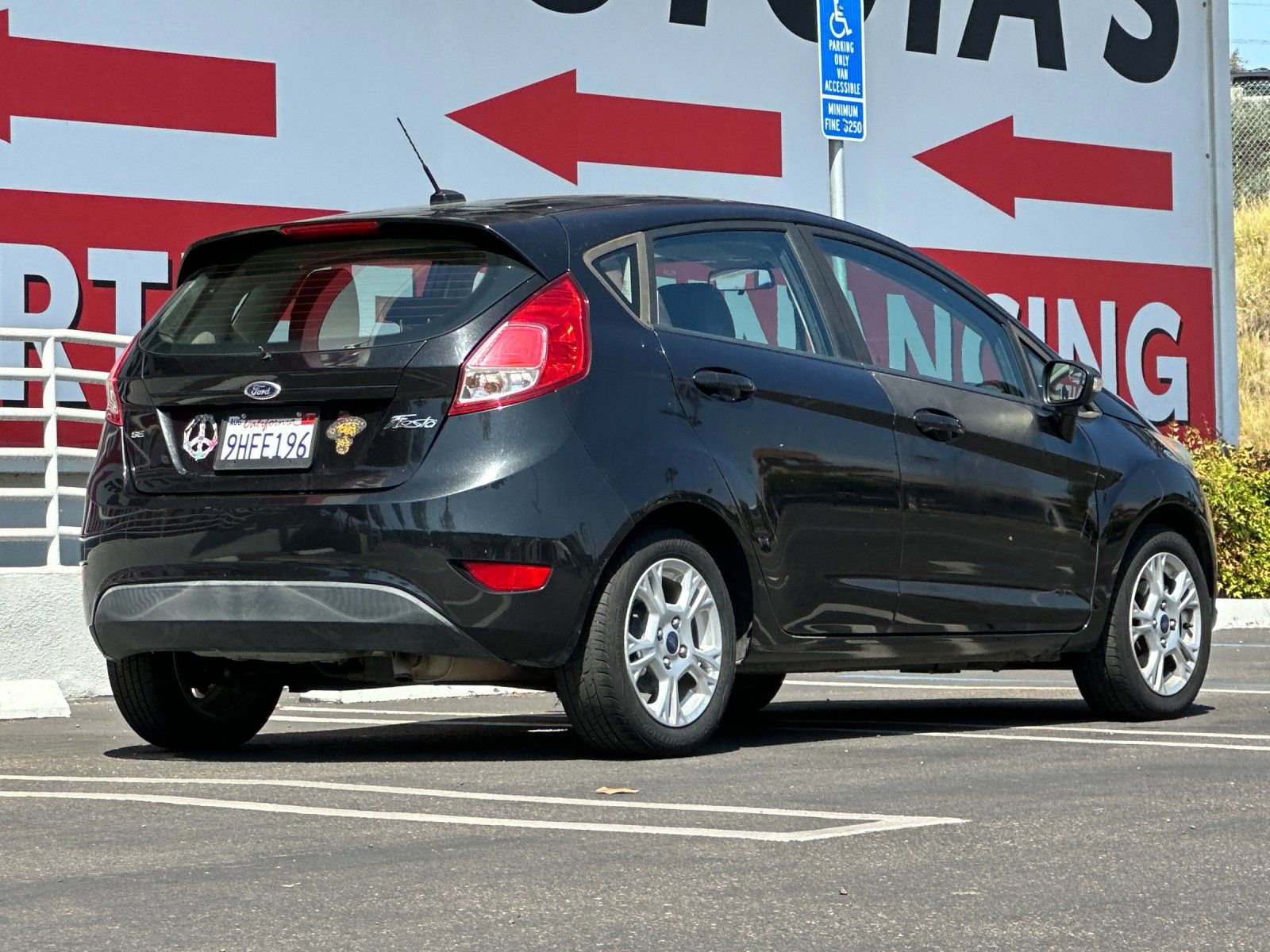 Used 2015 Ford Fiesta SE image 5